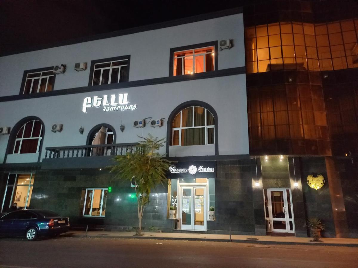 New Bella Hotel 耶烈万 外观 照片